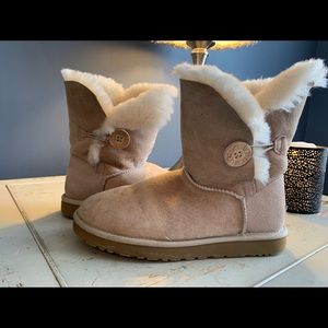 AUTHENTIC UGG Classic Fluff Mid-calf Booties